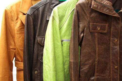 Куртки из кожи разных оттенков